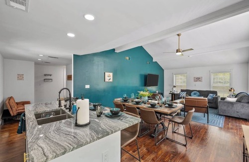 Lakeside Casa | Spacious Retreat near the Lake! w/Outdoor Playroom