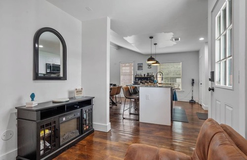 Lakeside Casa | Spacious Retreat near the Lake! w/Outdoor Playroom