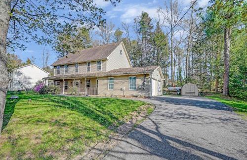 Blakeslee Casa | Spacious Retreat - Outdoor Oasis Games and more