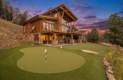 Bailey Casa | Spacious Retreat W Hot Tub & Putting Green