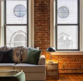 Over-the-Rhine Apartamento | Spacious Retreat w Private Roof Deck Walkable to ALL
