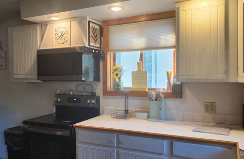 Lake Casa | Spacious retreat with indoor hot tub in Lake
