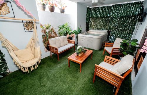 Bucana Casa | Spacious Retreat with Private Jacuzzi and Terrace