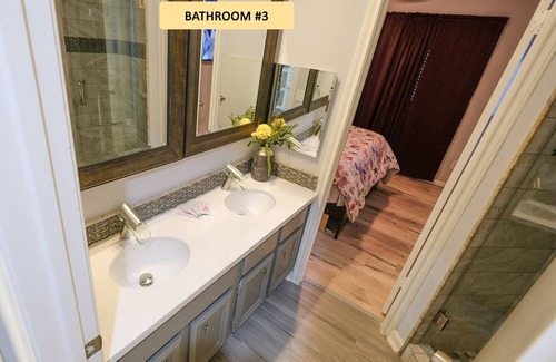 Pecan Grove Casa | Spacious Richmond Sleeps 10 - Patio on Golf Course