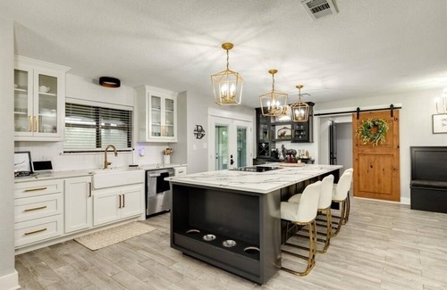 Brazoria Casa | Spacious river house for Family & Friends to gather and have a great time!