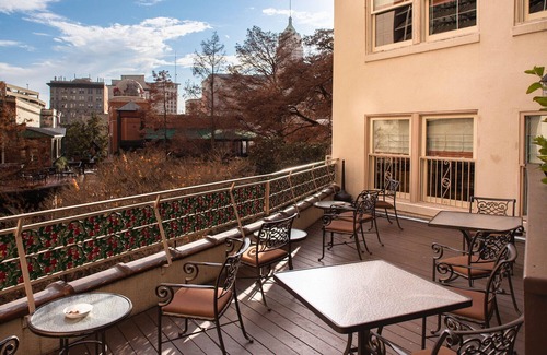 Downtown San Antonio Complejo | Amplio River Walk Resort cerca de la iglesia de piedra más antigua de Álamo y América