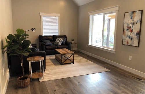 Marysvale Cabina | Spacious Riverfront Cabin in Beautiful Marysvale