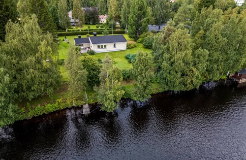 Rovaniemi Casa | Spacious Riverside House with Private Sauna & Free Parking