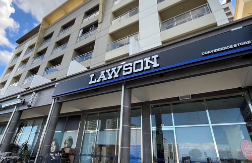 Clark Freeport Condominio | Spacious Room + King Bed Size w/ Full Kitchen & Full size Bathroom