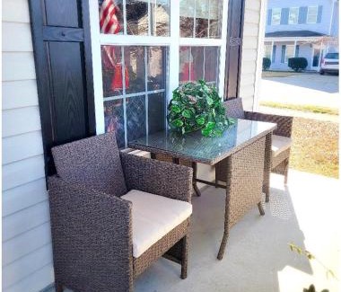 Southeast Raleigh Casa | Spacious room with Shared bathroom