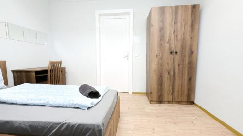 Erdberg Casa | Spacious Rooms - 15 Min from Airport & City Center, 5 Min from Vienna Main-Bus Station EZ9