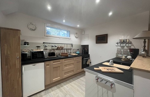 Cauterets Apartamento | Habitaciones espaciosas en Cauterets, jardín privado, se aceptan mascotas