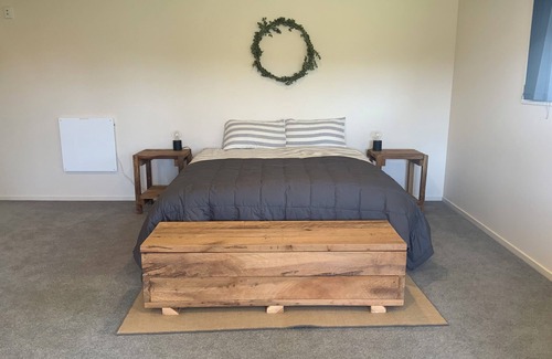 Greta Valley Cabina | Tipapa Deer Park lodge - ideal for groups, families, friends and celebrations