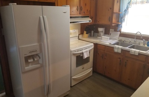 Albany Casa | SPACIOUS SAFE NURSE & LONG TERM STAY HOME CLOSE TO HOSPITAL MALL & RESTAURANTS!