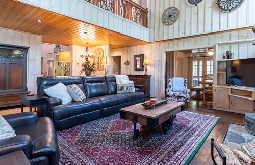 Sapphire Cabaña | Spacious Sapphire Home w/ Fire Pit & Pool Access