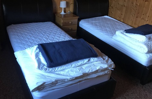 Bernex Chalet De Esquí | Amplio chalet de estilo saboyano para el invierno de esquí / sol de verano, ideal para familias y amigos