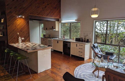 Mount Glorious Casa | Spacious Scandi-inspired luxury home amongst the trees - Mount Glorious summit!