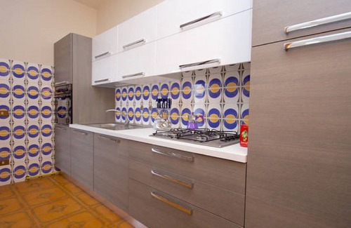 Rivoltella Apartamento | Amplio apartamento en el segundo piso con impresionantes vistas al lago