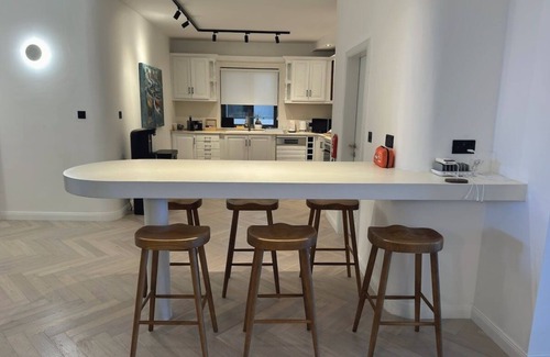 Il-Balluta Apartamento | Spacious Seafront Apartment | Panoramic Sea Views