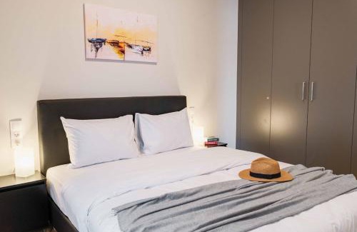 Alimos Apartamento | Spacious seaside flat at alimos