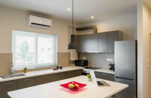 Alimos Apartamento | Spacious seaside flat at alimos