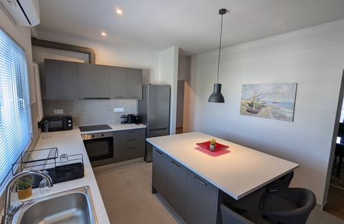 Alimos Apartamento | Spacious Seaside Flat at Alimos