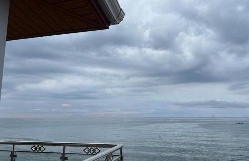 Lila Casa | Spacious Seaview Studio in Lila, Bohol