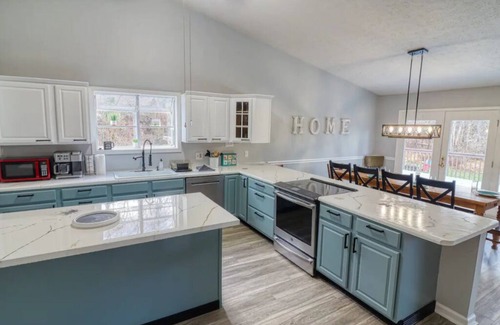 Basye Casa | Spacious & Secluded Mountain Retreat by Bryce Resort: Ski, Mtn Bike, Game room