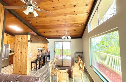 Three Rivers Casa | Spacious Sequoia Park 5 bed 3 bath house w/ AC & WIFI in charming Three Rivers