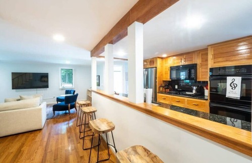 Housatonic Casa | Spacious & Serene Berkshires Retreat In The Woods