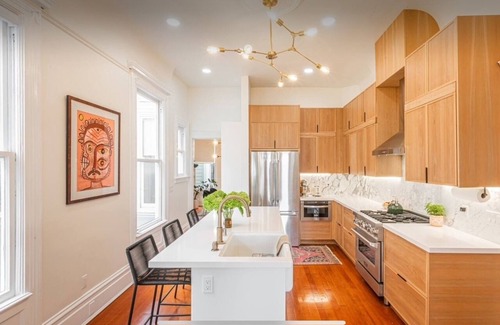 Western Addition Condominio | Spacious SF Victorian Condo with High-End Modern Appeal