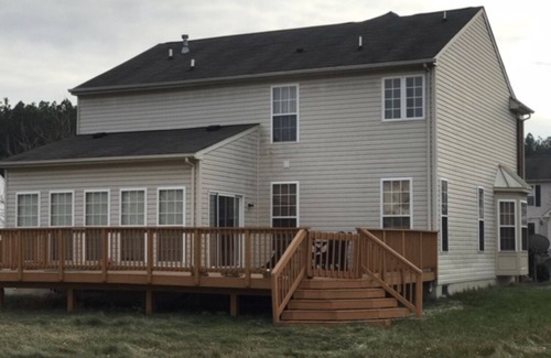 New Castle Casa | Spacious Single Family Home Near Water, Recreational Areas/Parks, and Shopping..