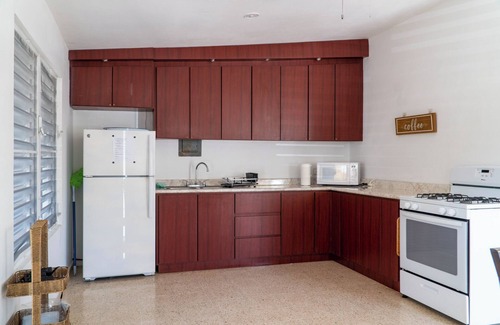 San Jose Casa | Spacious SINGLE STORY spacious 3bd + 1 with A/C. 3 side wrap around veranda.
