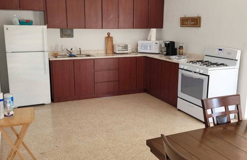 San Jose Casa | Spacious SINGLE STORY spacious 3bd + 1 with A/C. 3 side wrap around veranda.