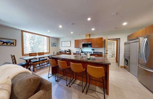 Sun Peaks Condominio | Spacious Ski in/out Condo in Sun Peaks Village