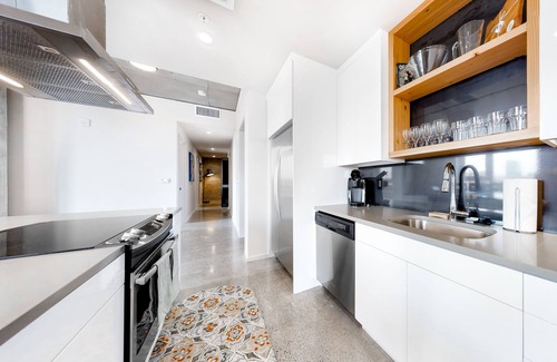 Uptown Condominio | Espacioso y elegante apartamento en el corazón del distrito del alfabeto!