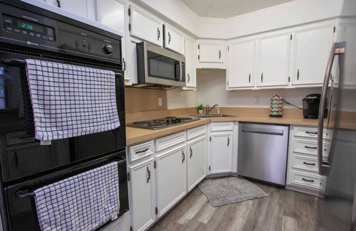 Fort Worth Casa | Spacious Stay for 16 - Central Fort Worth
