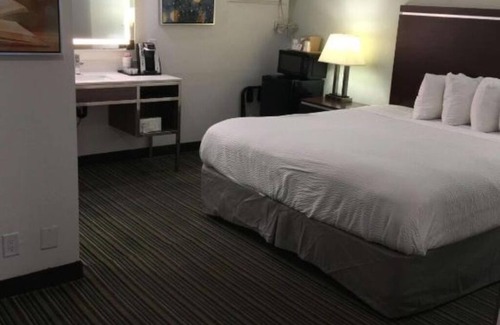 Anaheim Resort Hotel | Spacious Stay Near Disneyland Perfect for Family Adventures