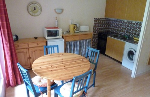 Saint-Jean-dʼAulps Apartamento | Estudio amplio a pie de pistas con parking y balcón