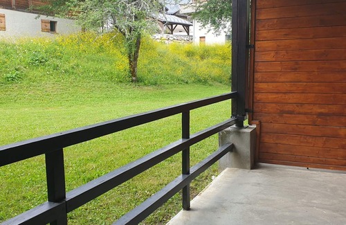 Saint-Jean-dʼAulps Apartamento | Estudio amplio a pie de pistas con parking y balcón