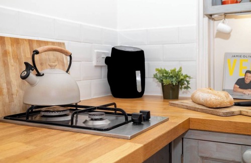 Bath Apartamento | Spacious Studio Apartment in Central Bath - Sleeps 2, Parking Available