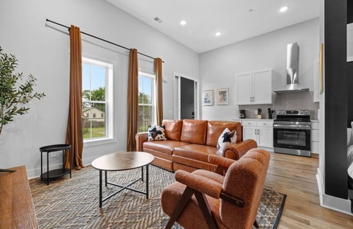 Talbot's Corner Casa | Spacious Studio for 4 w/ Full Kitchen Near Nash DT