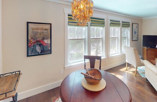 Olde Town Apartamento | Spacious studio w/ private W/D, steps to downtown Bluffton + near Hilton Head