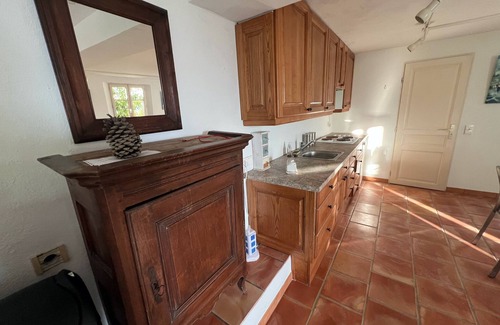 Montauroux Apartamento | Spacious studio within walking distance of the village of Montauroux