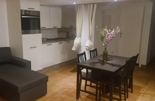 Klein-Antwerpen Apartamento | Spacious studio with private entrance