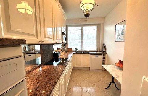 Auteuil Apartamento | SPACIOUS STUNNING SEINE RIVER VIEW/ BALCONIES/ CHAILLOT EIFFEL TOWER LOUVRE AC