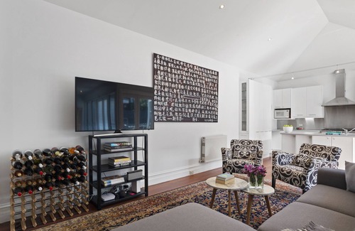 South Melbourne Casa | Spacious, Stylish Home in Amazing Albert Park Location