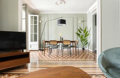 Dreta de l'Eixample Apartamento | Spacious Stylish 4-bedroom Modernist Apartment