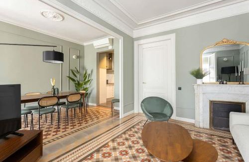 Dreta de l'Eixample Apartamento | Spacious Stylish 4-bedroom Modernist Apartment