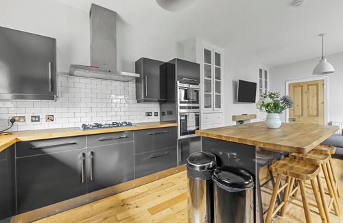 Plymouth Casa | Spacious & Stylish 5-bedroom Edwardian Townhouse in Plymouth